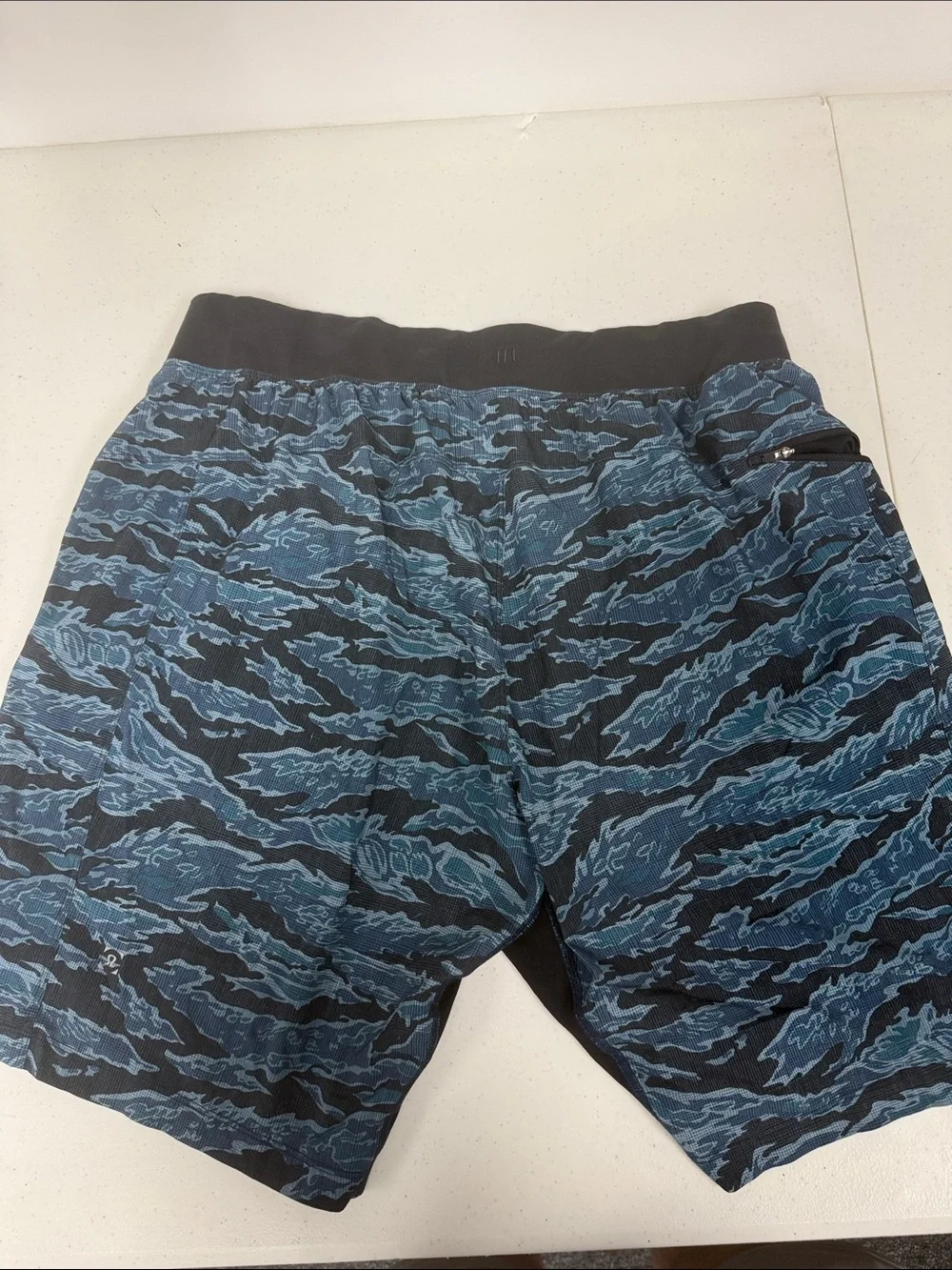 Lululemon T.H.E. Short 9” in Incognito Camo Blue Multi